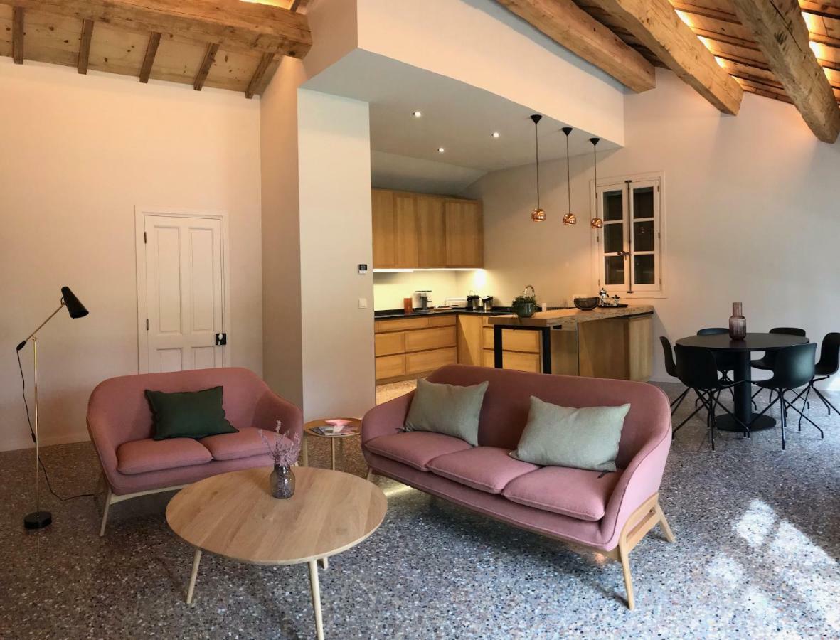 Le Cafe & La Forge Du Petit Badon Villa Salin-de-Giraud Exterior foto